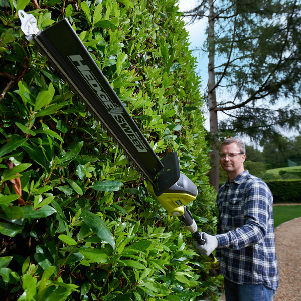 Ryobi Hedge Trimmer Starter Kit RPT184520 18V ONE+ Extendable 45cm